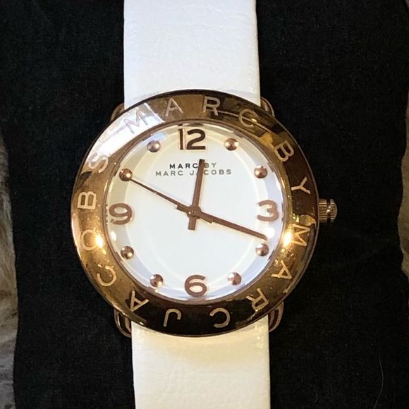 MARC JACOBS Rose Gold & White Leather Large Dial Watch NWOT - Picture 17 of 17